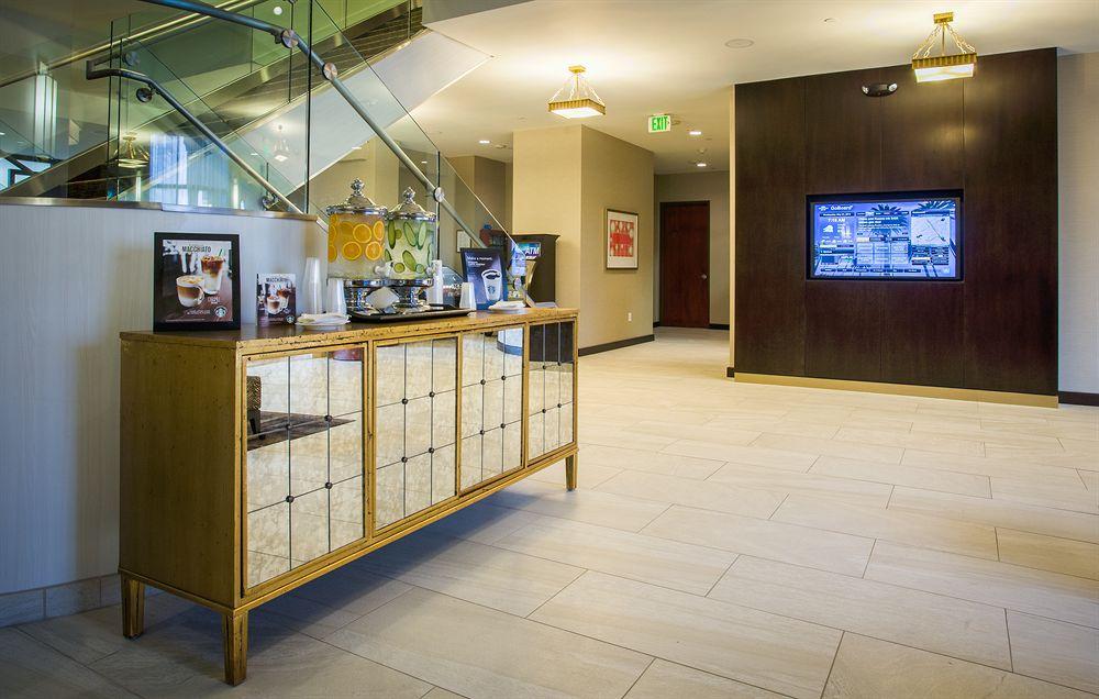 Courtyard Culver Angeles 4*