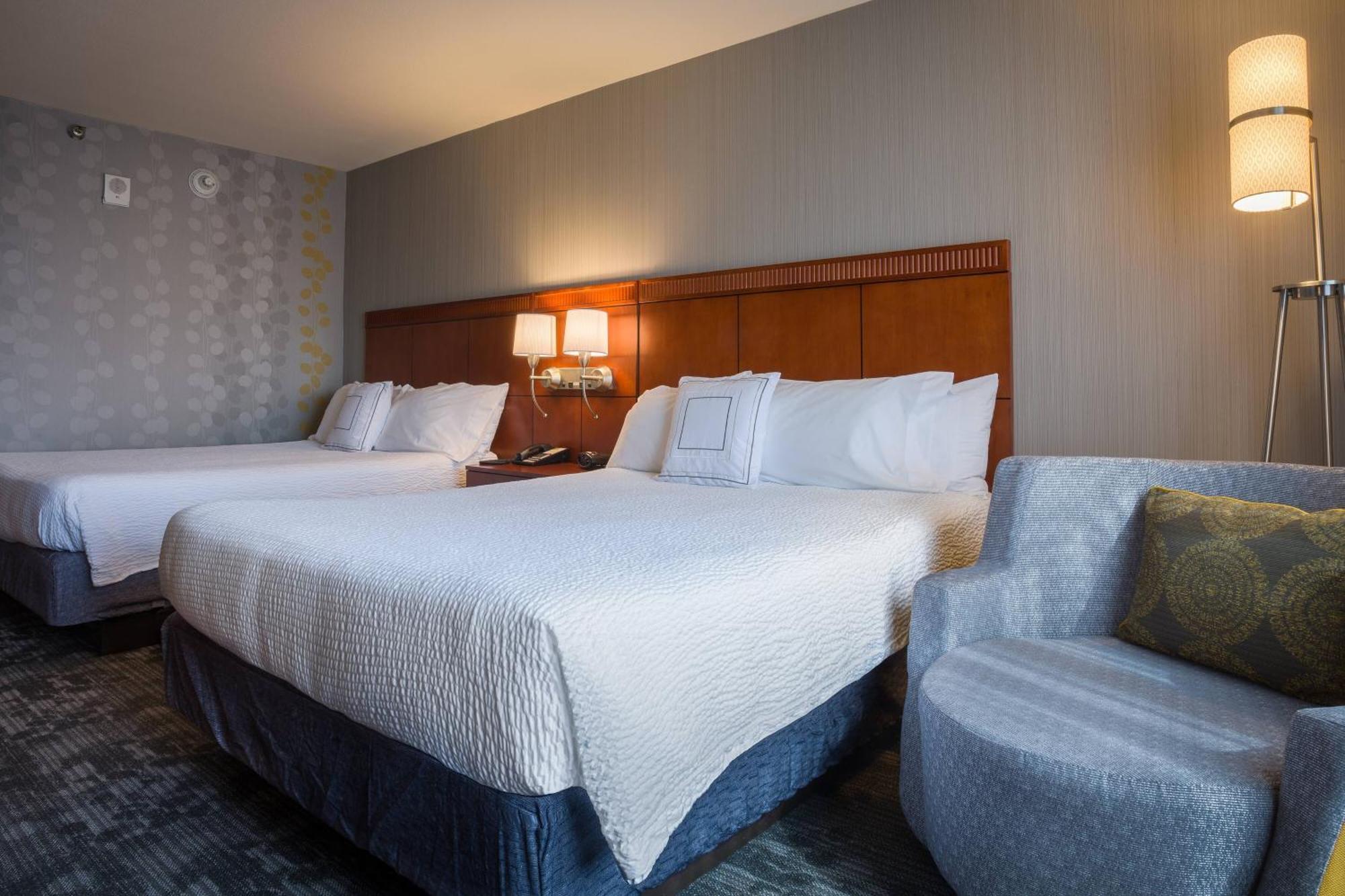 Courtyard Angeles Westside 4*